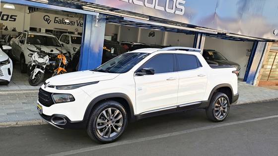 FIAT TORO 2.0 16V TURBO DIESEL VOLCANO 4WD AT9 FIAT TORO 2.0 16V TURBO DIESEL VOLCANO 4WD AT9
